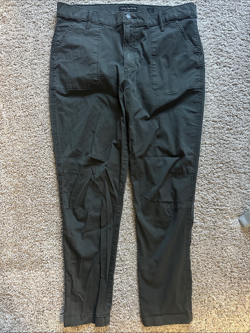 Lucky Brand women’s Dark khaki cargo pants 12/31